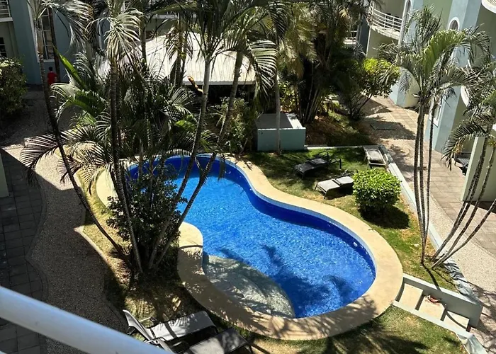 Vv2 55 - Sunny 2br Condo, Walk To Apartment *